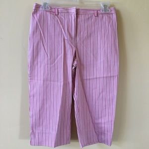🌸Pinstriped capris🌸